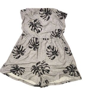 Cupshe Women Romper Size Large Gray Leaf Print Sleeveless With Pockets
